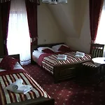 Guest house Pensjonat Zbojecki Dwor Wellness & Spa - Blisko Basenow Termalnych Bukowina Tatrzanska
