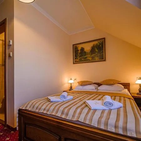 Casa de hóspedes Pensjonat Zbójecki Dwór Wellness&SPA, Jacuzzi ogrodowe, strefa do grillowania, plac zabaw dla dzieci, blisko basenów termalnych 3*