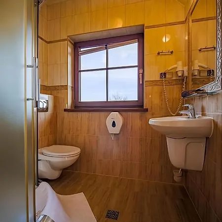 Pensjonat Zbójecki Dwór Wellness&SPA, Jacuzzi ogrodowe, strefa do grillowania, plac zabaw dla dzieci, blisko basenów termalnych Casa de hóspedes 3*